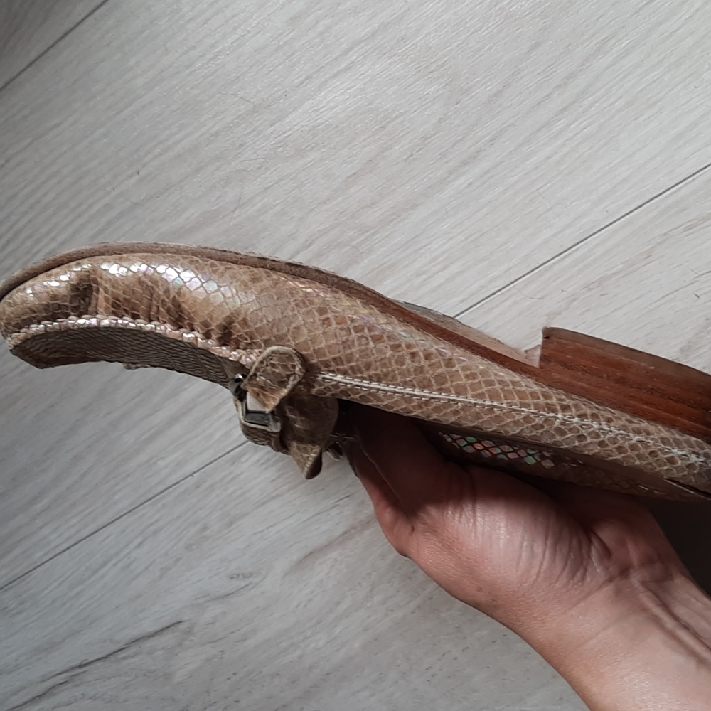 Stuart weitzman gold snake print leather slip on. 6 - Picture 6 of 10